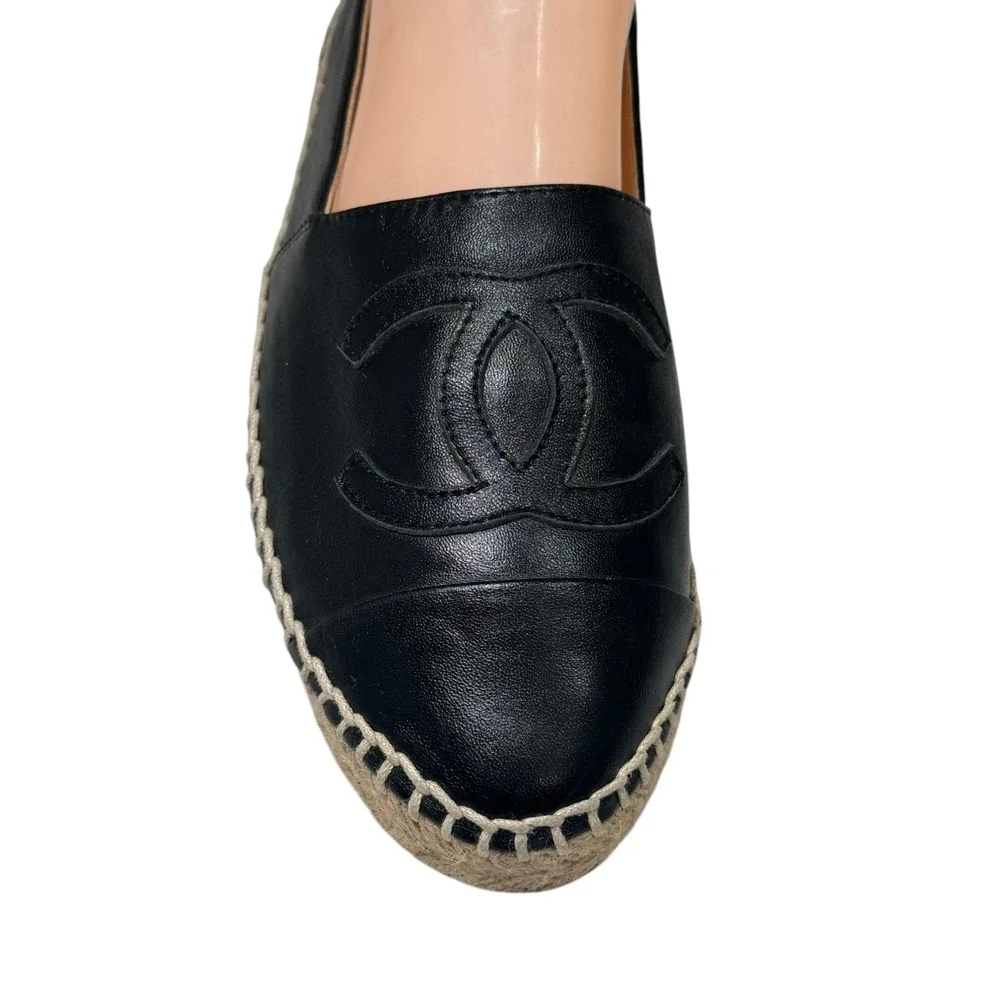 Chanel CC Lambskin Espadrilles 38 Black Leather Logo Flats‎ Slip On